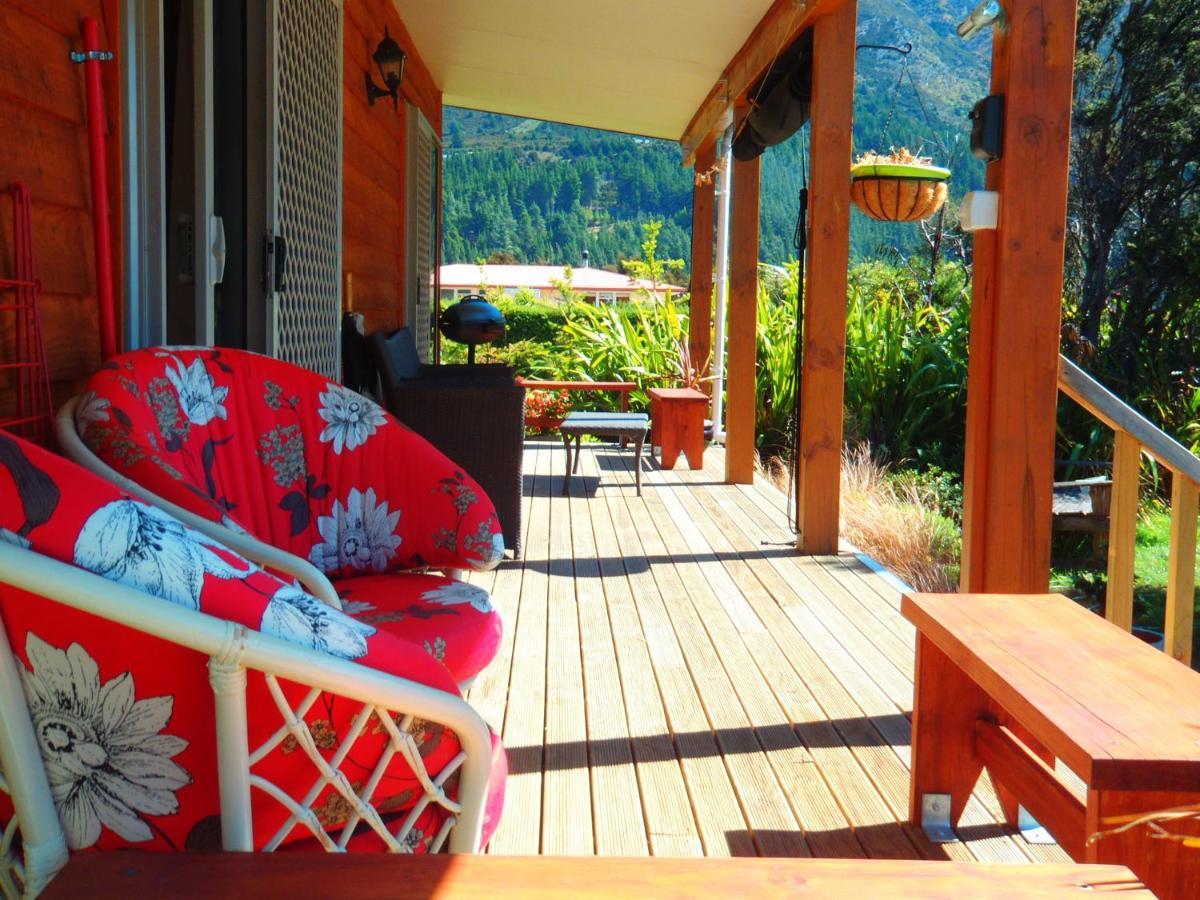 Lakefront Fantail Cottage Lake Hawea, Wanaka Kültér fotó